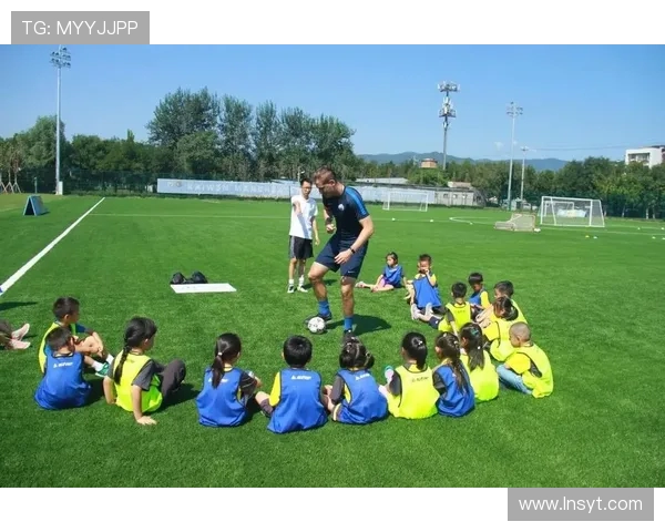 英超青训体系与优秀青训球队的培养模式