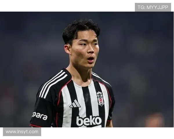 吴贤揆24岁身价翻倍至1500万欧成为韩国顶级中锋展现恐怖大腿肌肉