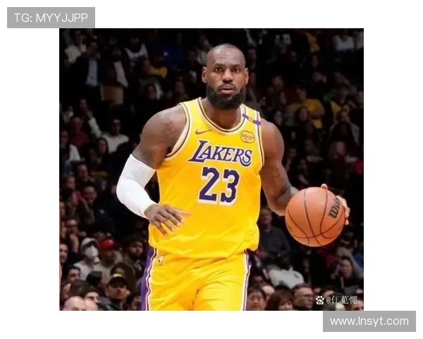 湖人半场微弱领先独行侠詹姆斯表现出色里夫斯紧随其后马绍尔火力全开